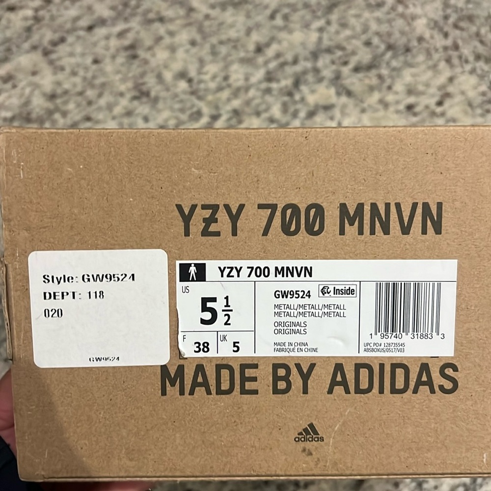 Yeezy 700 MNVN